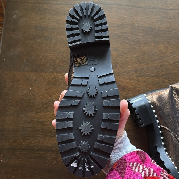 NWOB STUART WEITZMAN “Allie” boot in gold - Picture 5 of 9